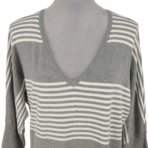 Torrid Sweater 2 Plus Size 2X Gray Ivory Stripe Ruched Side Hem Pullover Coastal - Picture 7 of 14
